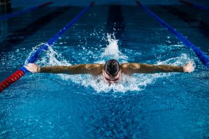 how long should you swim laps for a good workout?